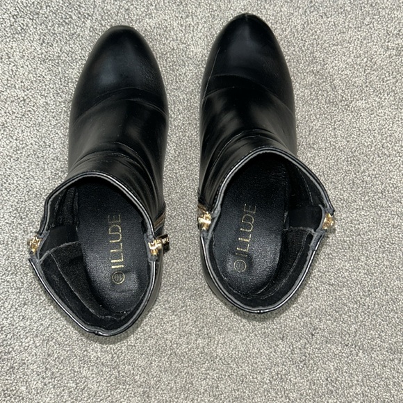 Illude - Black Ankle Booties - women’s 10 - Picture 5 of 6